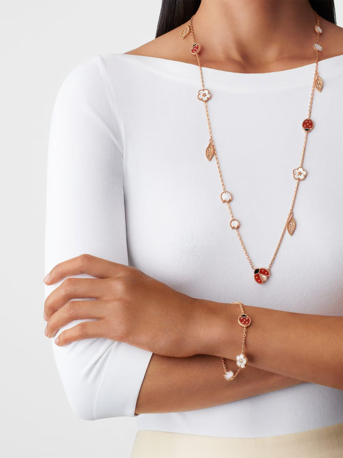 Lucky Spring long necklace, 15 motifs