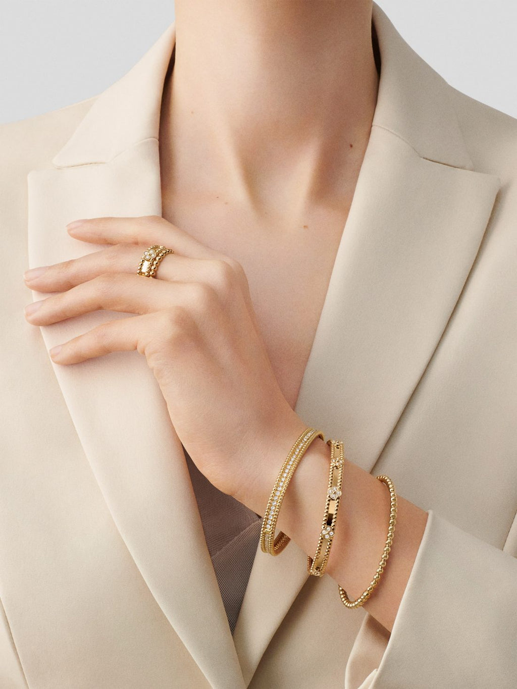 Perlée pearls of gold bracelet, medium model