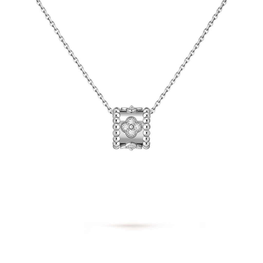 Perlée clovers pendant