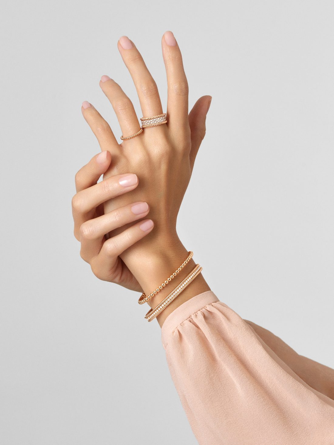 Perlée pearls of gold bracelet, medium model