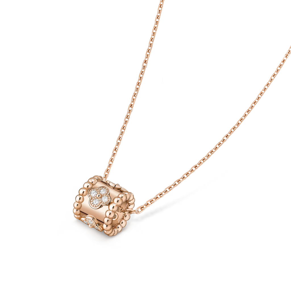 Perlée clovers pendant