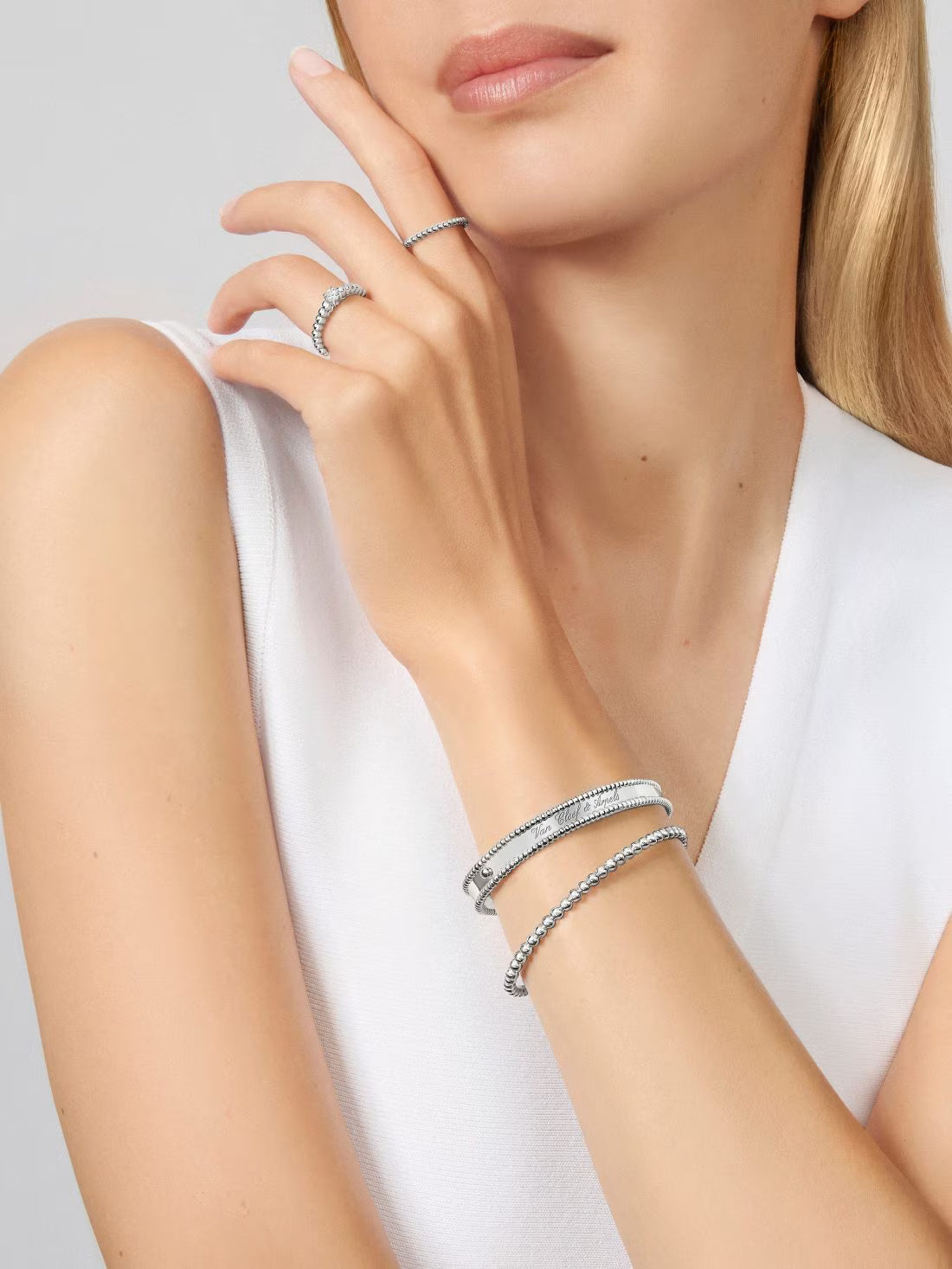 Perlée pearls of gold bracelet, medium model